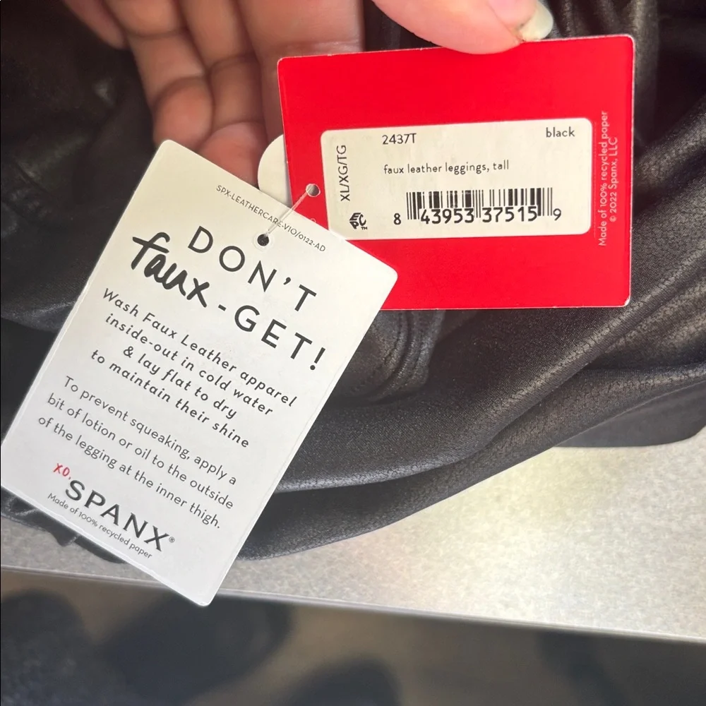 SPANX Shiny Black Leggings - Picture 6 of 7